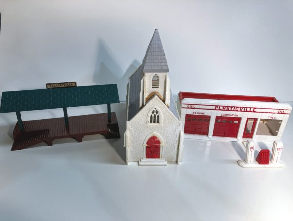 Plasticville Lot of 3 Buildings: Gas Station, Church, Train Station Platform