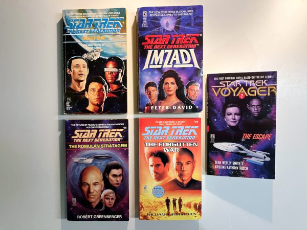 Vintage Star Trek 5 Book Bundle: Star Trek Next Gen & Voyager Pocket Books paperbacks 1980's-90's