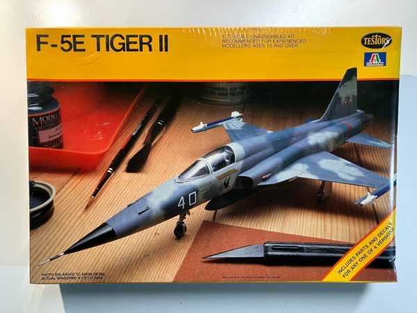 Testors (Italeri) F-5E Tiger II Kit #686