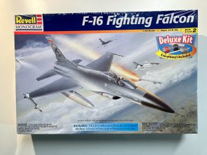 Revell F-16 Fighting Falcon Kit #85-6651