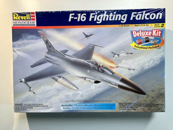 Revell F-16 Fighting Falcon Kit #85-6651